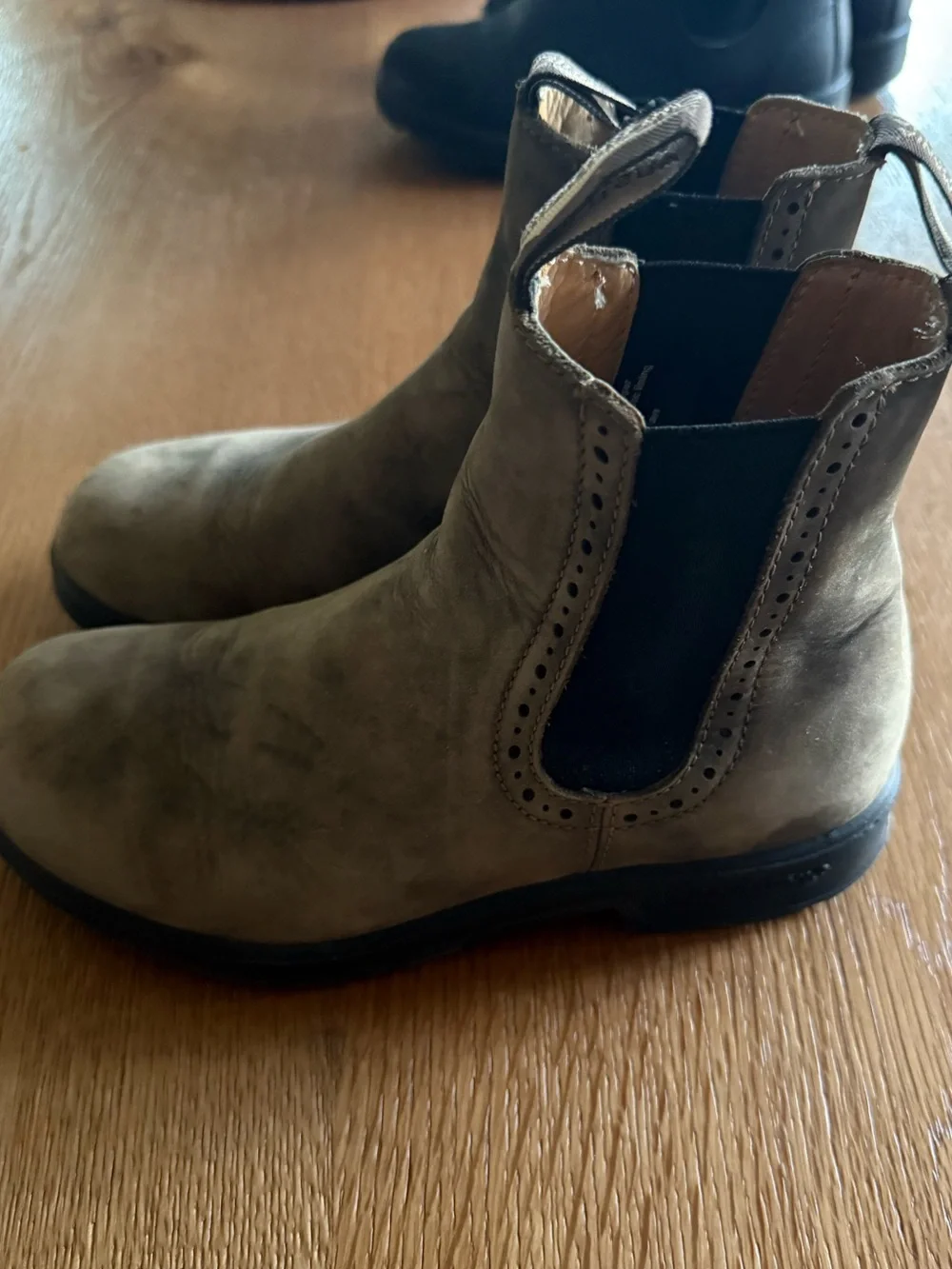 Blundstone sturdy chelsea
